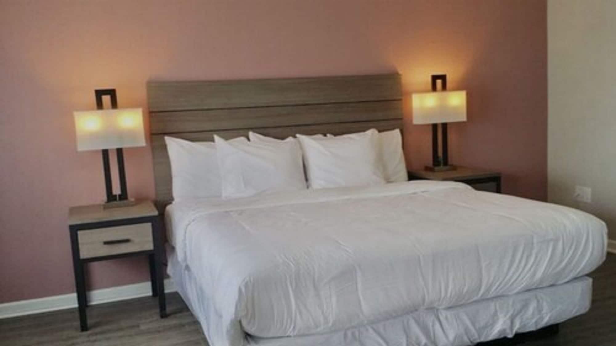 Econo Lodge Inn & Suites Абилин Екстериор снимка