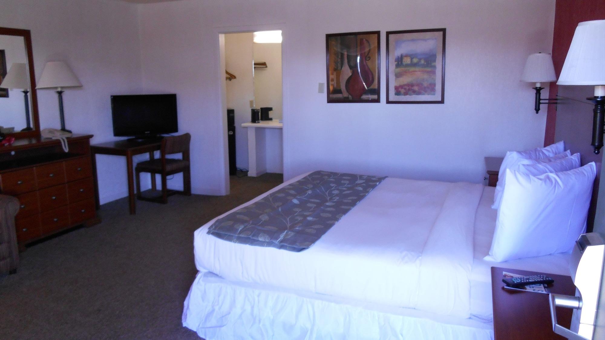 Econo Lodge Inn & Suites Абилин Екстериор снимка