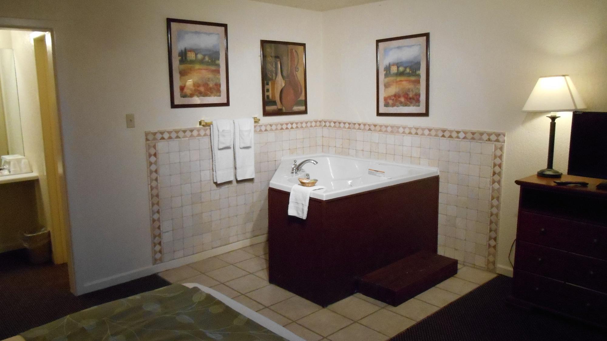 Econo Lodge Inn & Suites Абилин Екстериор снимка