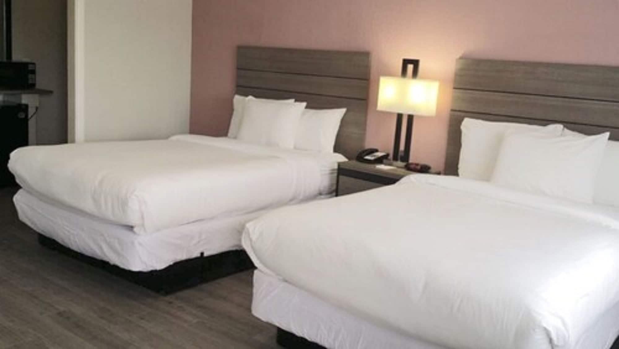 Econo Lodge Inn & Suites Абилин Екстериор снимка