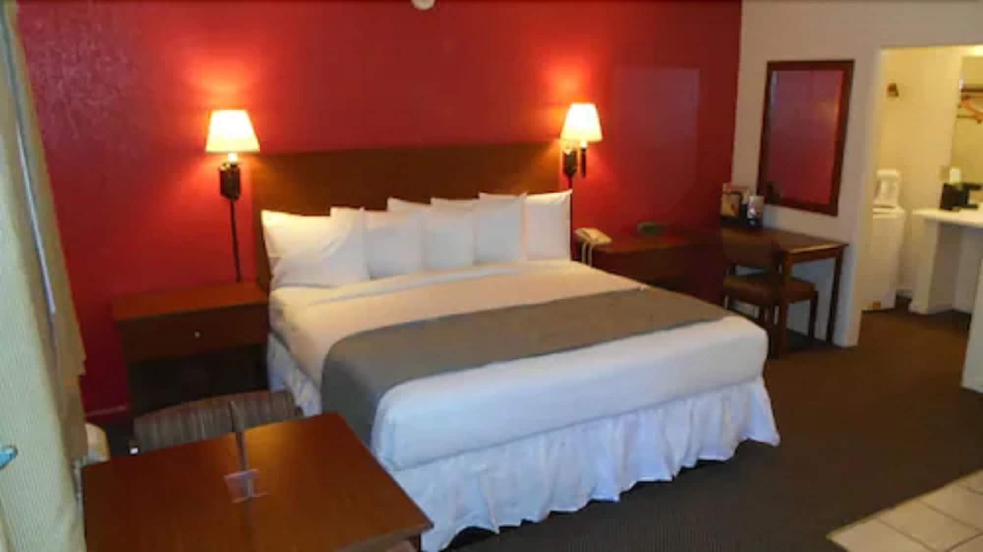Econo Lodge Inn & Suites Абилин Екстериор снимка