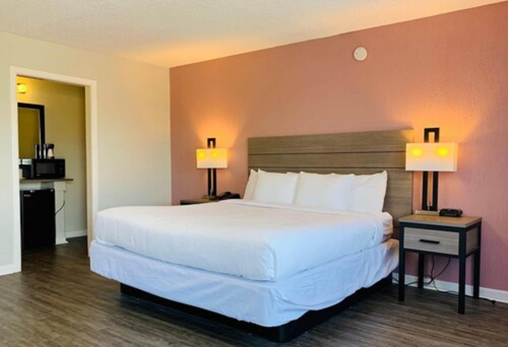 Econo Lodge Inn & Suites Абилин Екстериор снимка