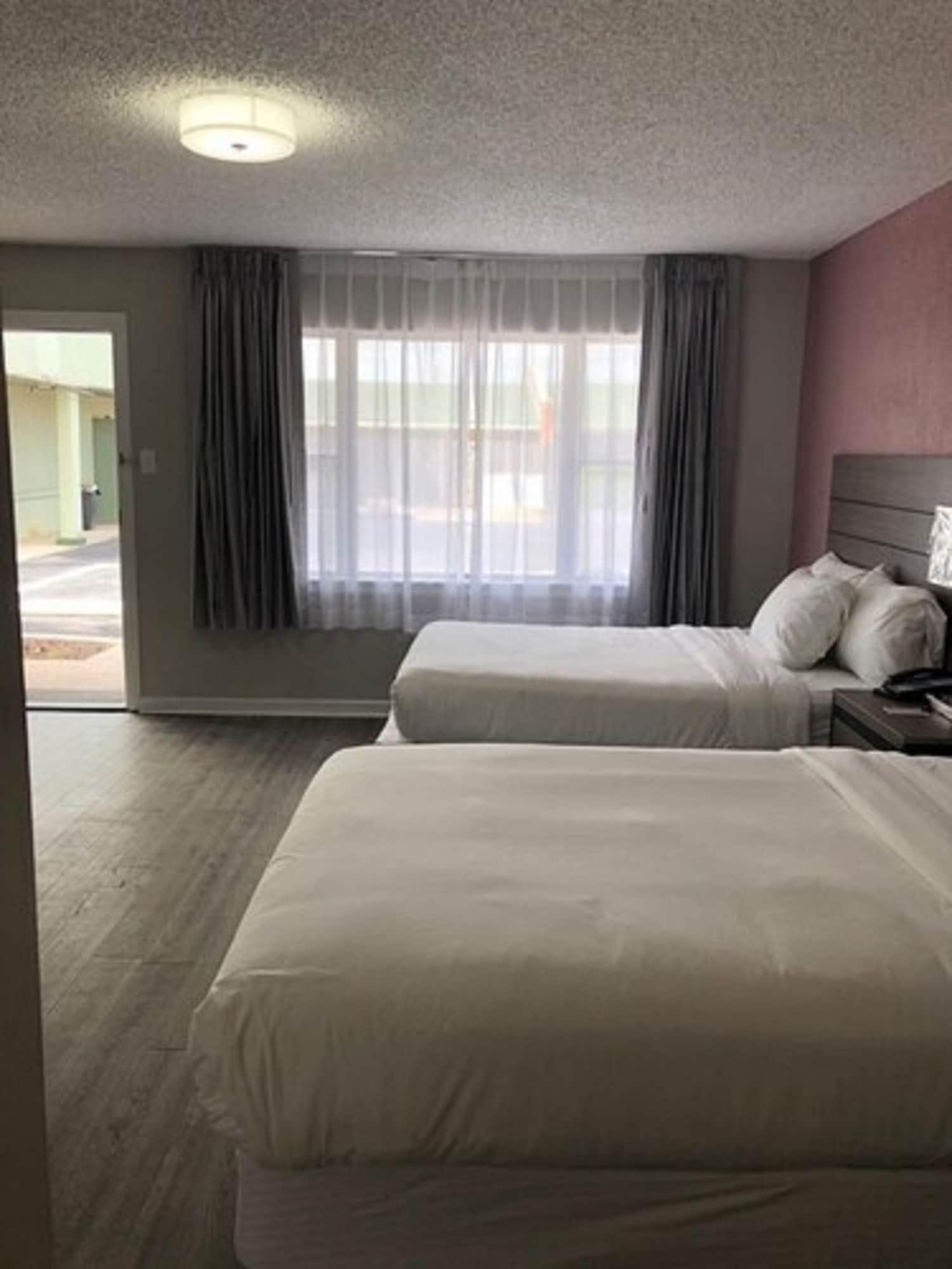 Econo Lodge Inn & Suites Абилин Екстериор снимка