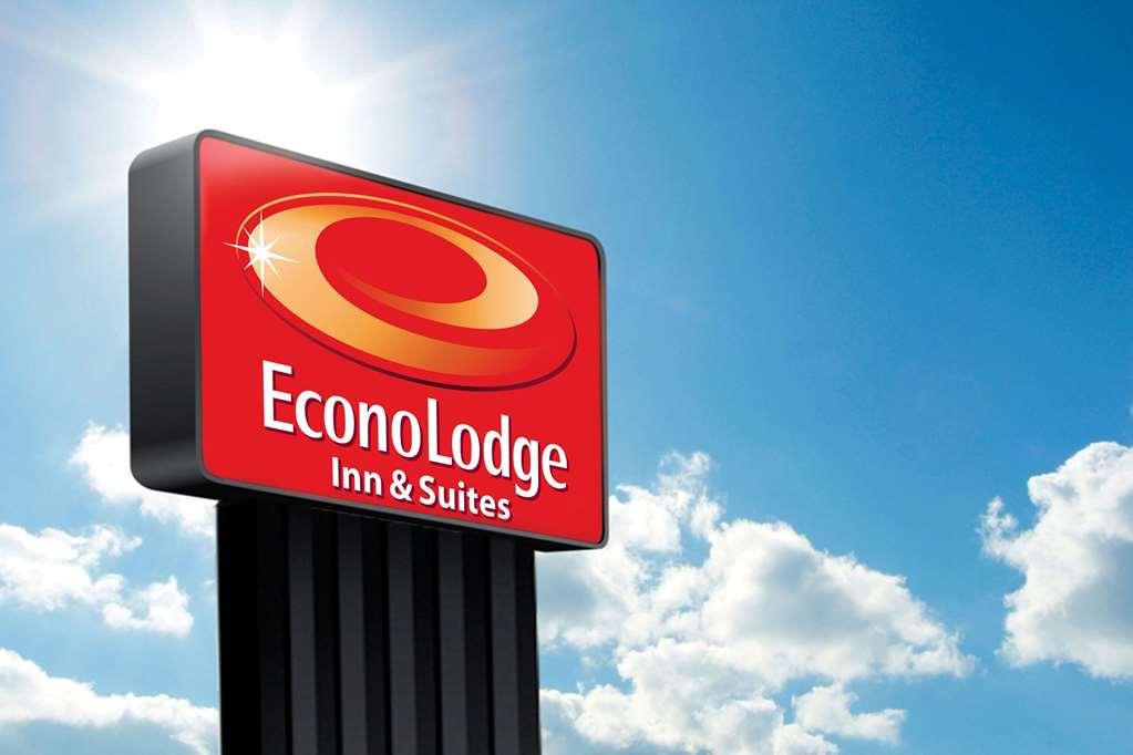 Econo Lodge Inn & Suites Абилин Екстериор снимка